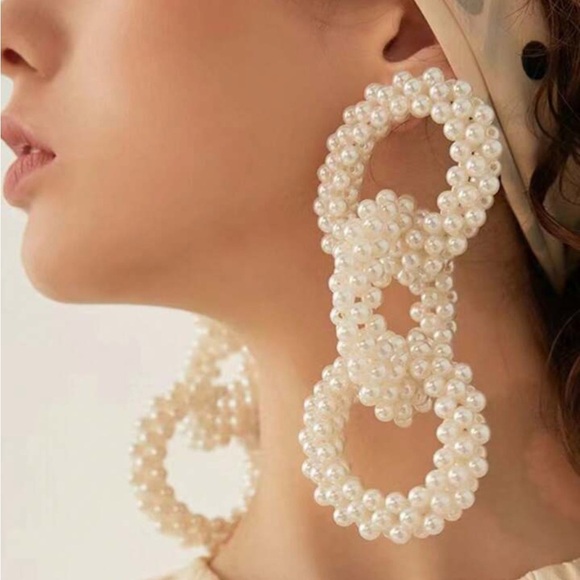 REVOLVE Willow Earrings in White NWOT - Picture 2 of 4